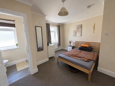En-suite Room in Old Town Main Photo