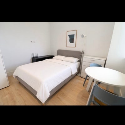Double room in wembley park  Main Photo