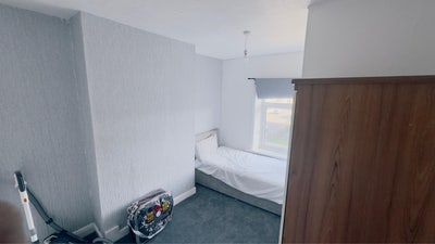 One room available for single girl in BD4 Bradford Main Photo