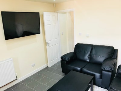 Standard Room in shared house - near university an Main Photo
