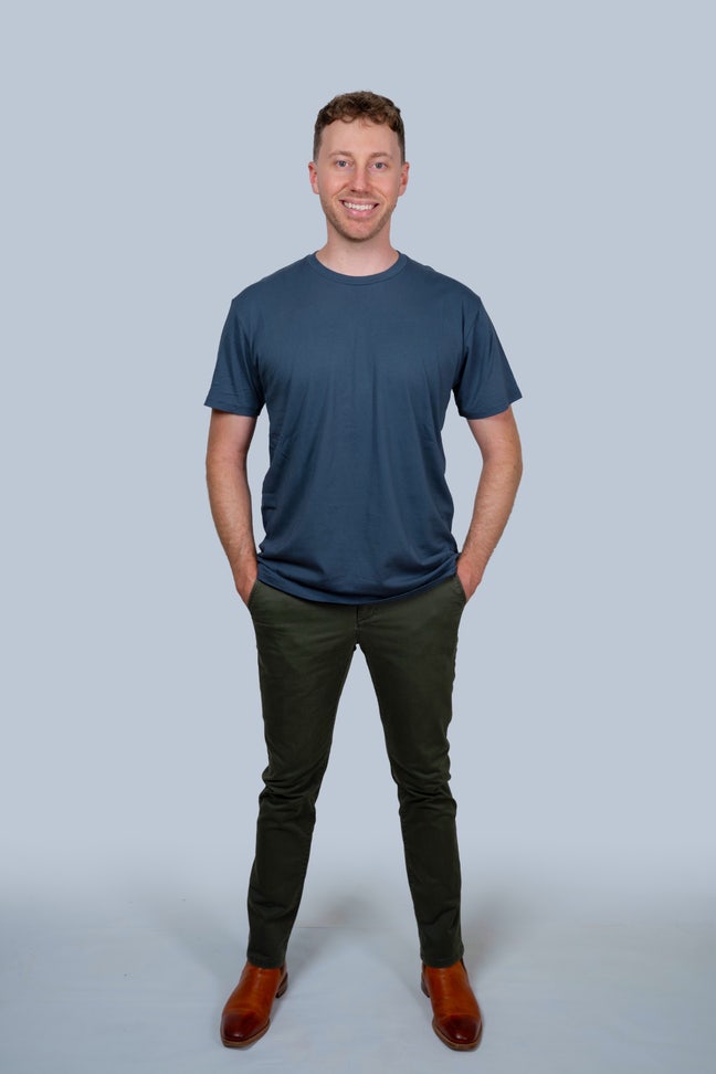 Australian Motorsport presenter needs a room! Main Photo