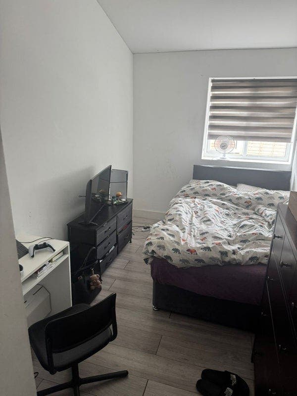 Spacious En-Suite Room Available SE12 0TG Main Photo