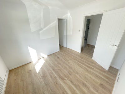 **New** 1 Bedroom + Study - &pound;1,000- &pound;1,150  Main Photo