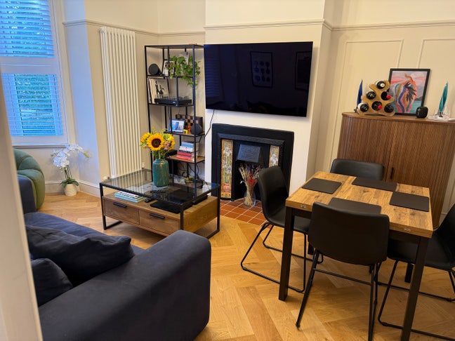 Modern Double Room in Walthamstow - Mon-Fri Main Photo