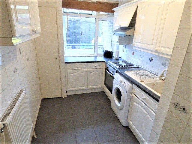 Three bedroom property near Brick lane E2 Main Photo