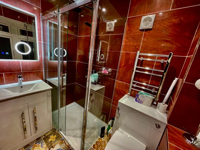 Lux  En-suites Double Rooms fully furnished  Main Photo