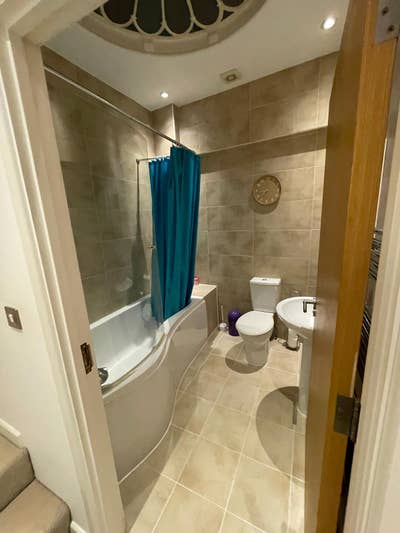 High Street 2 bedroom flat Main Photo