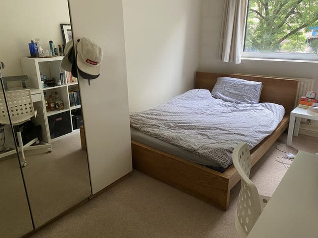 Huge canal side room with balcony, friendly house Main Photo