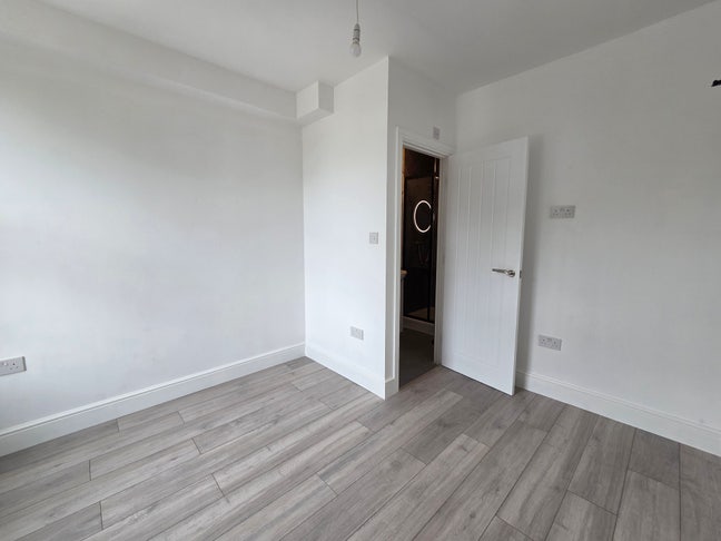 EN-Suite Rooms to Let Main Photo