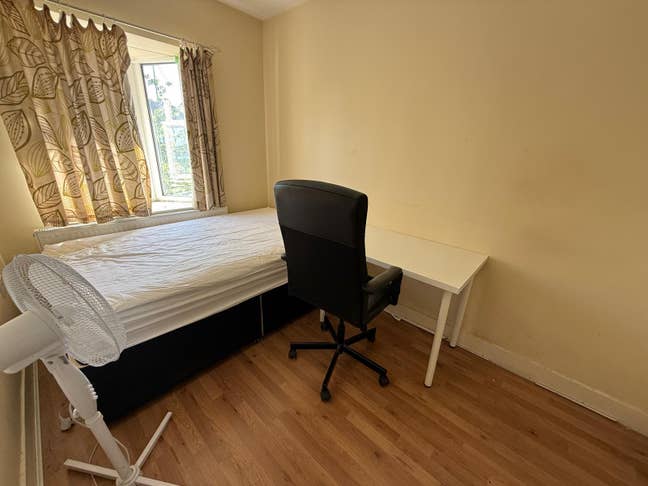 Single room available bills included Main Photo