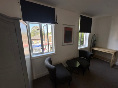 2 seperate doubles room available to rent  Main Photo