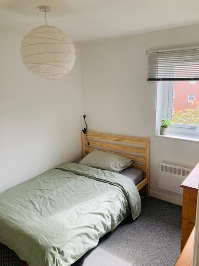 Lovely double room near Glasgow West End  Main Photo