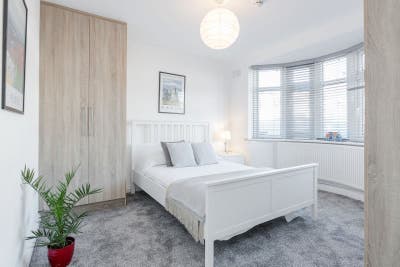 🏡Lovely Double Ensuite Room available in Heston🏡 Main Photo