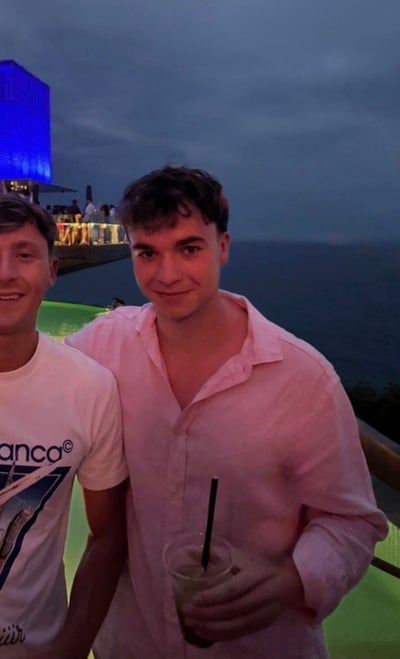 Professional Male seeks a single or double room Main Photo