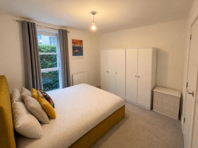 Bright Room with En-suite Bathroom, Shared Lounge Main Photo