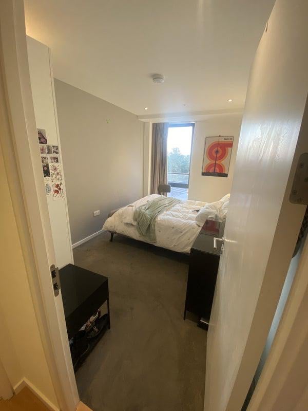 Double room in spacious East Village flat Main Photo