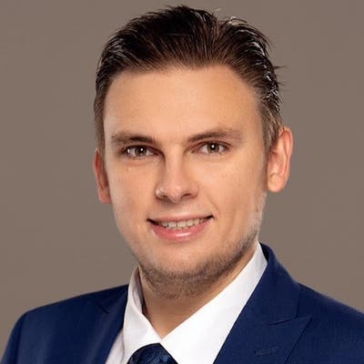 IT Consultant looking for a 2-week-stay 5.12-20.12 Main Photo
