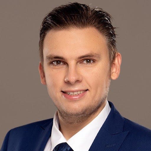 IT Consultant looking for a 2-week-stay 5.12-20.12 Main Photo