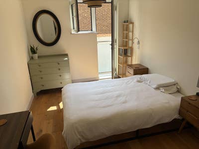 Hackney Downs ensuite double in spacious flat Main Photo