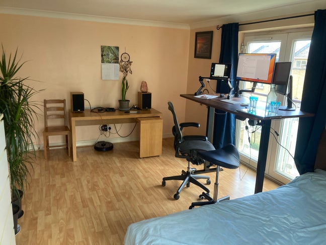 Extra Huge room with private bathroom! Main Photo