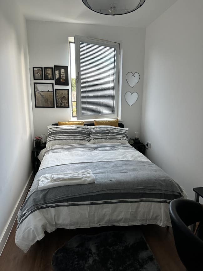 Modern bedroom in Seven Sisters Main Photo