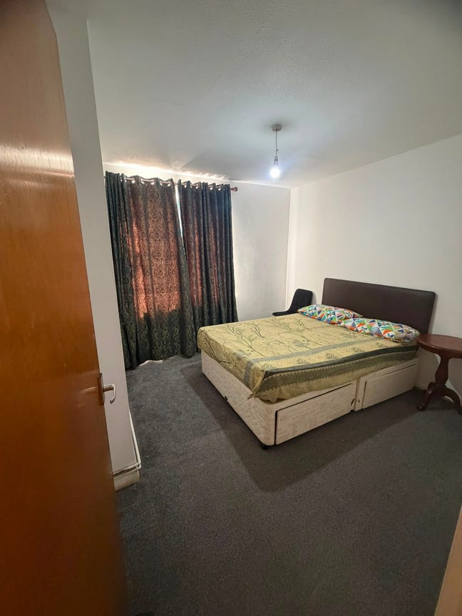 🏡 Spacious Double Room Available – Romford RM6 Main Photo