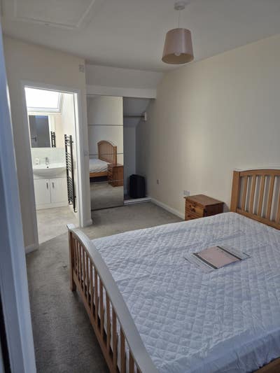 Recent loft conversion double, with En-suite Main Photo