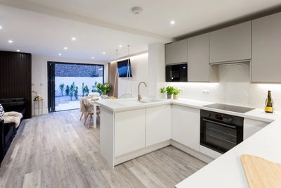 5 Bed Terraced House, Park Grove, YO31 Main Photo