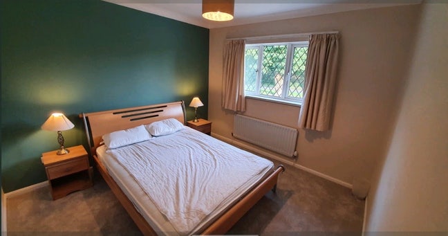 Large Double & Single Rooms with cleaner Main Photo