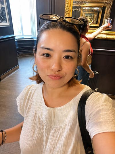 32 year old Female seeks a double room Main Photo
