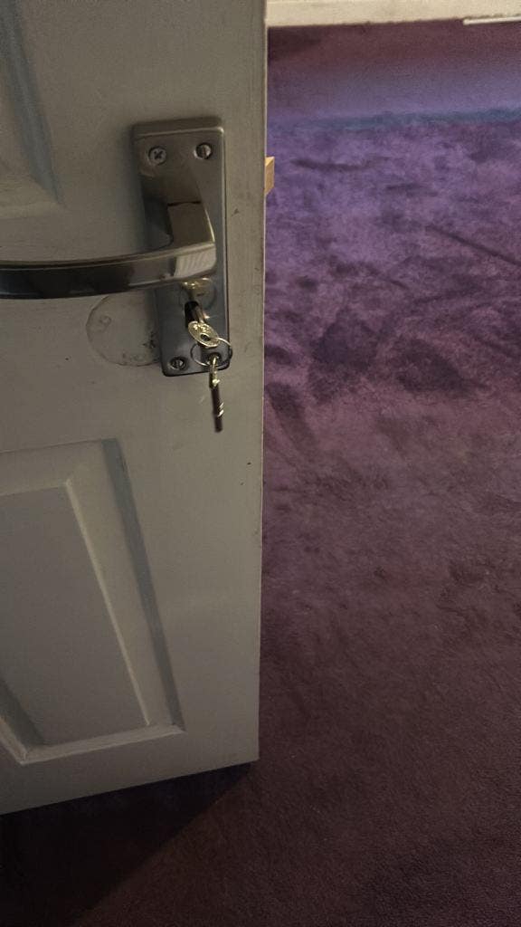 Double Room Available Main Photo