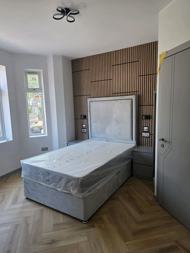1 bed with on suite  Main Photo