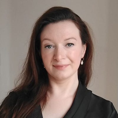 Female Professional Seeking Ensuite Room + Parking Main Photo