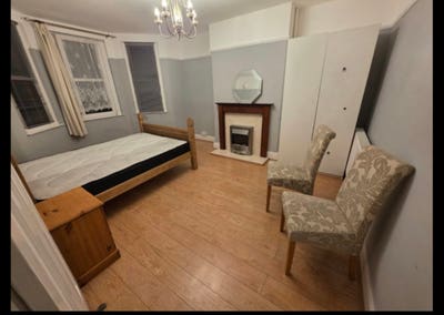 Large Double Room Available in lovely shared house Main Photo