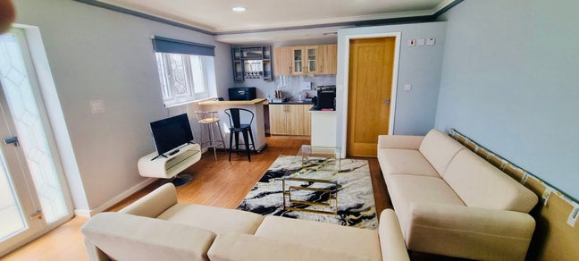 Lovely room in Chigwell  Main Photo