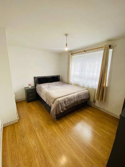 2 Spacious Double Rooms for Females Only Bills Inc Main Photo