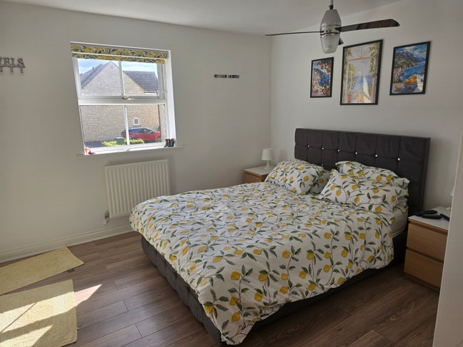 Two ensuite rooms to let Main Photo