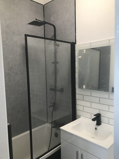 Newly refurbished 1 bed flat. All bills included Main Photo