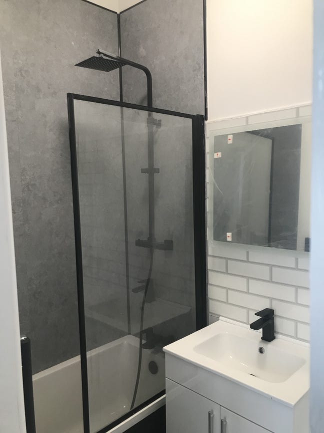 Newly refurbished 1 bed flat. All bills included Main Photo