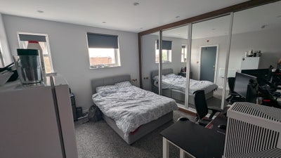 Ensuite double bedroom  Main Photo
