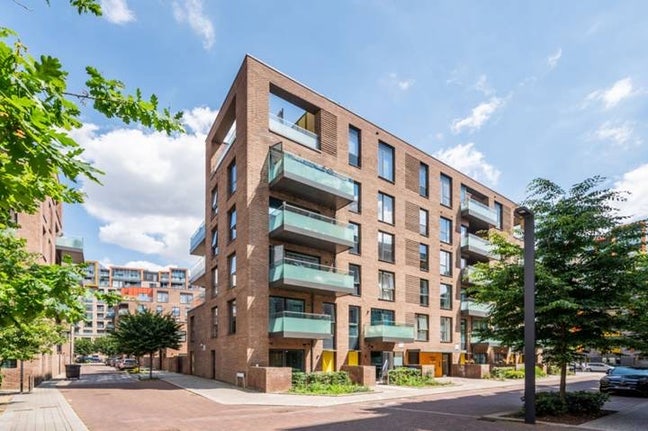 Modern 4-bed flat in North Greenwich  Main Photo