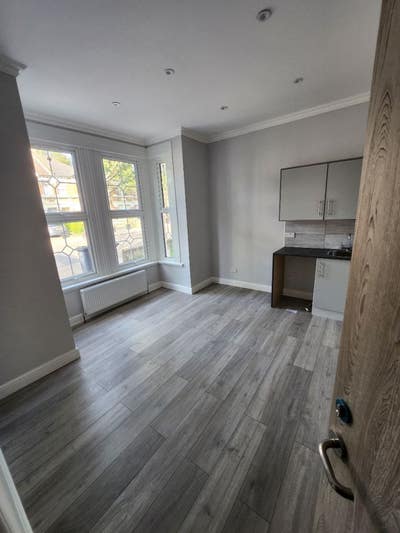 Studio-Style Living in Premium Shared House |SE6| Main Photo