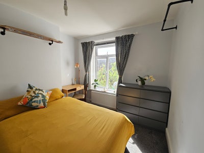 Charming Room, quiet and great light Main Photo