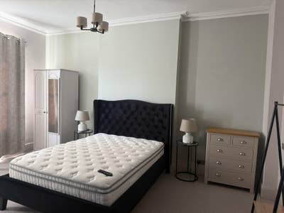 King Studio Apartment Main Photo