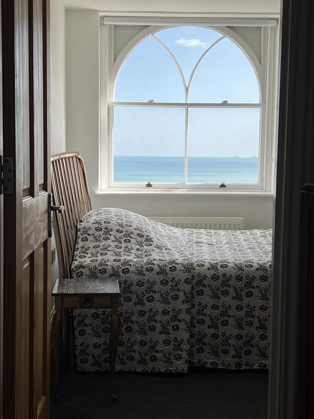 Seaview room & bathroom, top floor Ramsgate house Main Photo