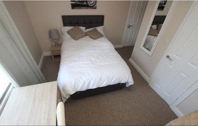 Ensuite Double Room - Walk to Reading West Main Photo