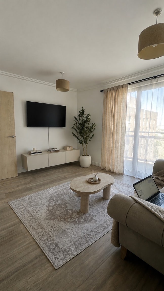 Double Room with Private Bathroom in Modern Flat Main Photo