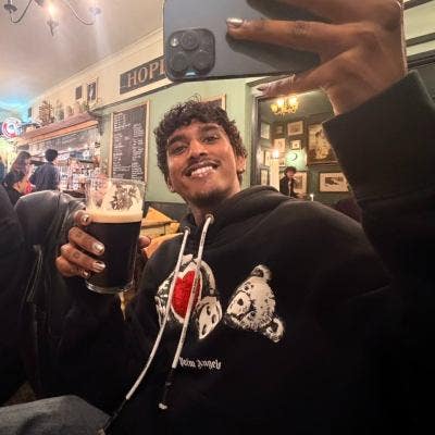 I am a male student aged 22. I am looking for... Main Photo
