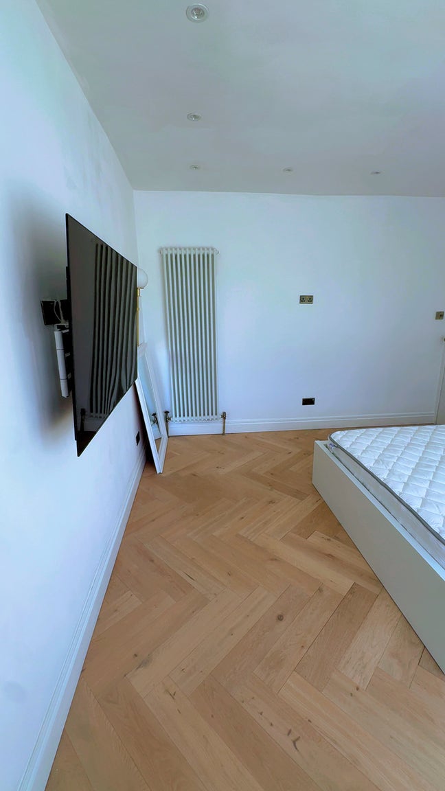 Double Bedroom  Main Photo