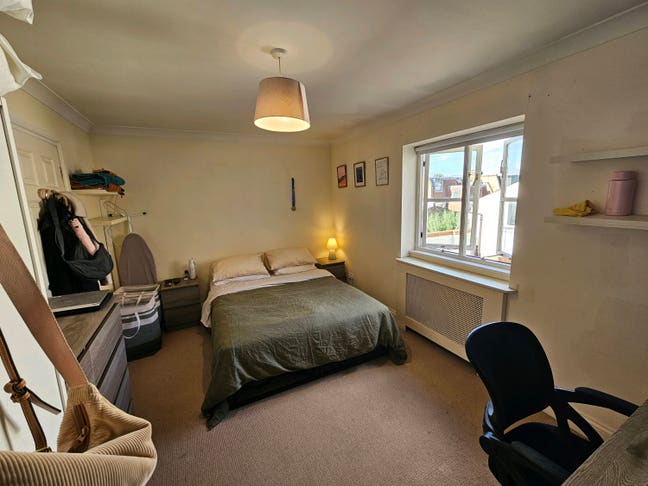 Large room with private bathroom, Clapham Junction Main Photo